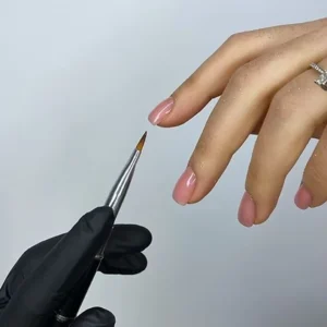 Manucure et pose de vernis semi-permanent